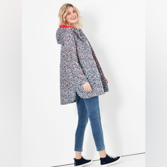 🌈JOULES Golightly Packable Waterproof Raincoat in Silver Leopard - Picture 3 of 16
